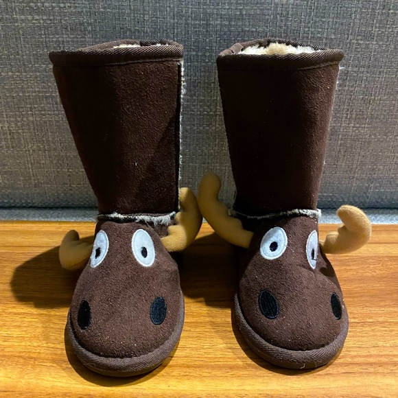 lazy one moose boots